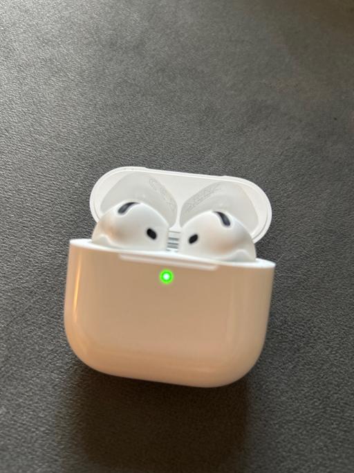 Buy & Sell Chelsea South West London - Photos for Airpods Gen 4