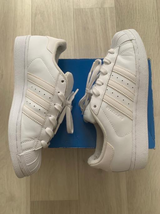 Buy & Sell Plumstead South East London - Photos for White Adidas Superstar Foundation