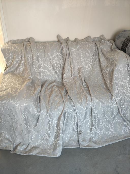 Buy & Sell Grafton Street Industrial Estate West Northamptonshire - Photos for Pair of curtains