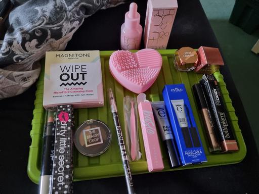 Buy & Sell Romford Barking and Dagenham - Photos for Selection Of Make-Up