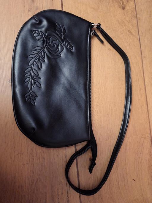 Buy & Sell Ettingshall Park Wolverhampton - Photos for Black Rose pattern Bag