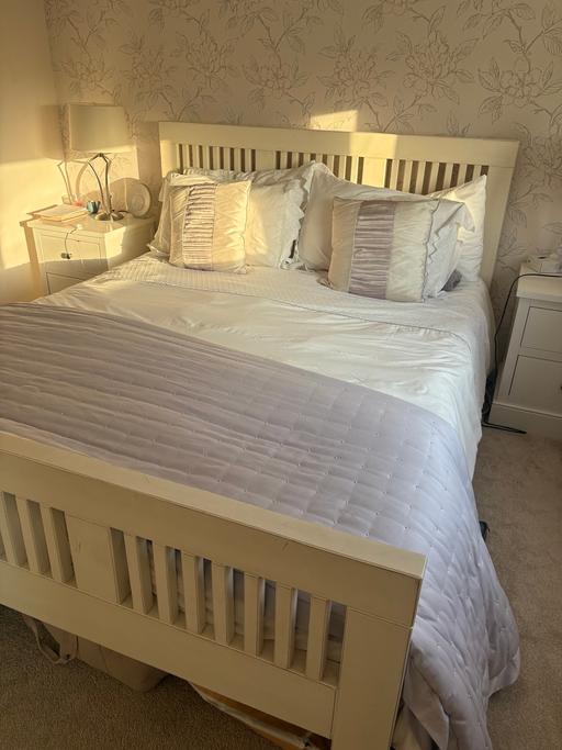 Buy & Sell Chalfont Saint Peter Buckinghamshire - Photos for Super King bed white frame