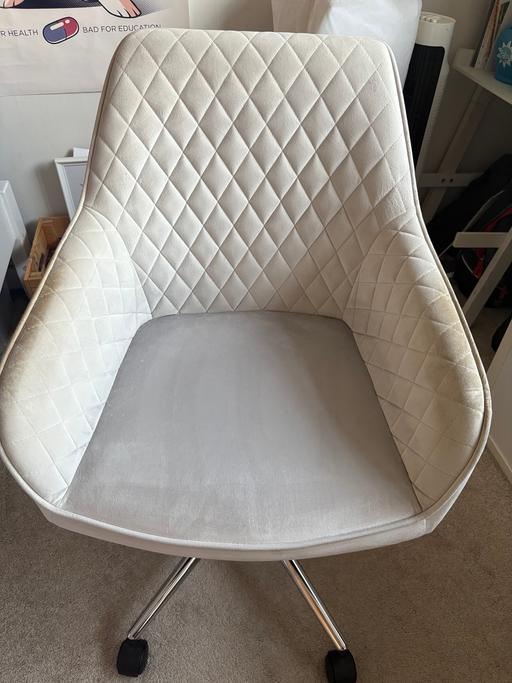 Buy & Sell Chalfont Saint Peter Buckinghamshire - Photos for Velvet silver chair