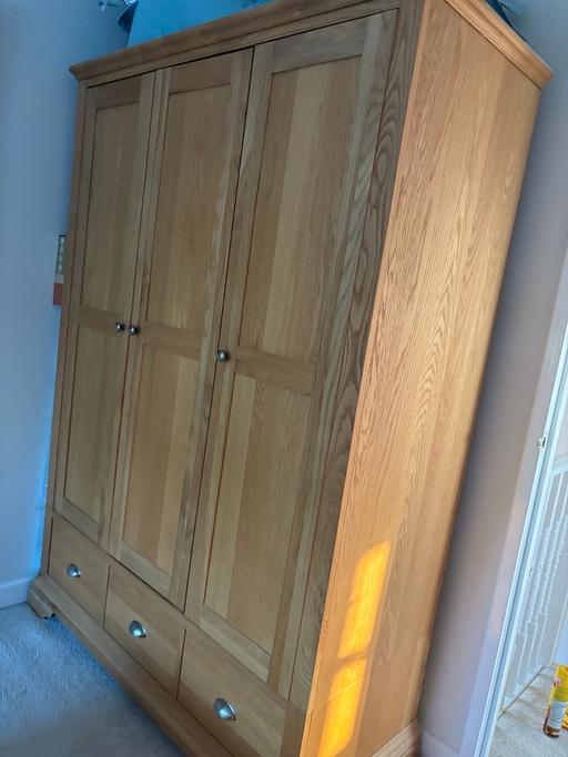 Buy & Sell Chalfont Saint Peter Buckinghamshire - Photos for Brown wood wardrobe