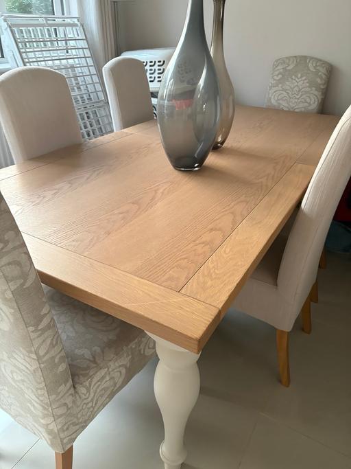 Buy & Sell Chalfont Saint Peter Buckinghamshire - Photos for Extendable dining table (6-8 people)