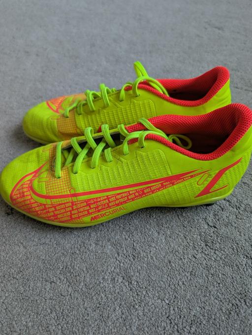 Buy & Sell Essington Wolverhampton - Photos for Nike football boots size 4