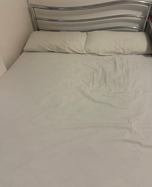 Buy & Sell Cambridge Heath East London - Photos for Bed frame