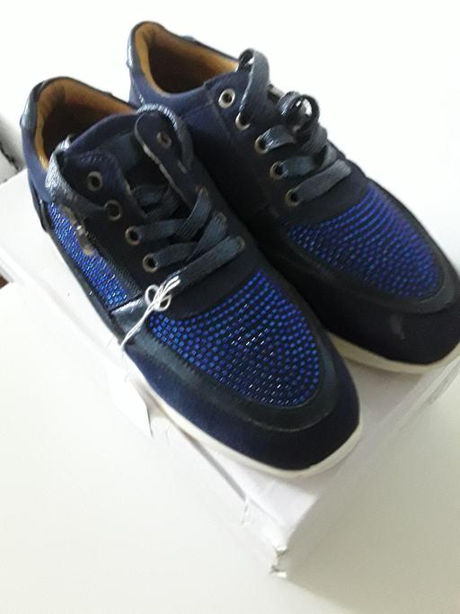 Buy & Sell Little Venice West London - Photos for Fashion Blue Women Sneaker Side Zip Detail