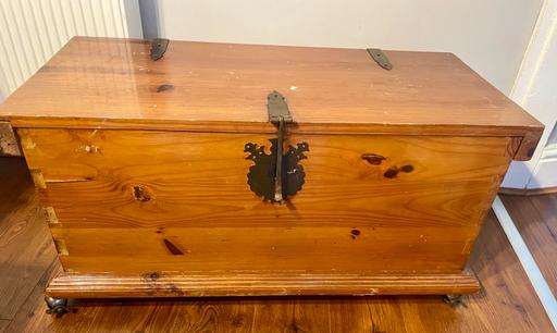 Buy & Sell Sandfield Park Liverpool - Photos for Large antique pine trunk on wheels