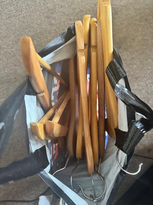 Buy & Sell Kennington South East London - Photos for Hangers for sell