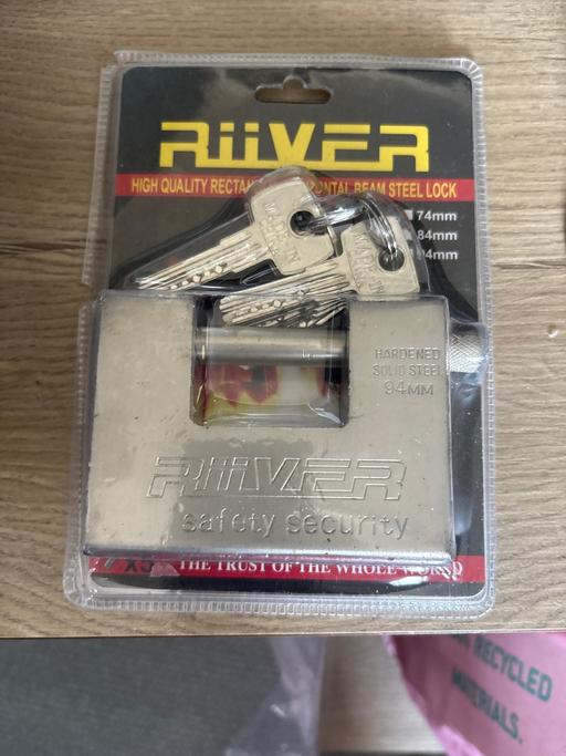Buy & Sell Duckmanton Chesterfield - Photos for Riiver heavy duty padlock
