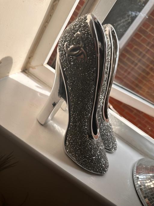 Buy & Sell Thamesmead South East London - Photos for Pair ornamental shoes
