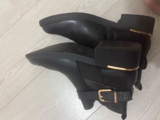 Buy & Sell Cambridge Heath East London - Photos for Boots