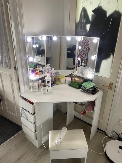 Buy & Sell Wandsworth South West London - Photos for Dressing table with stool