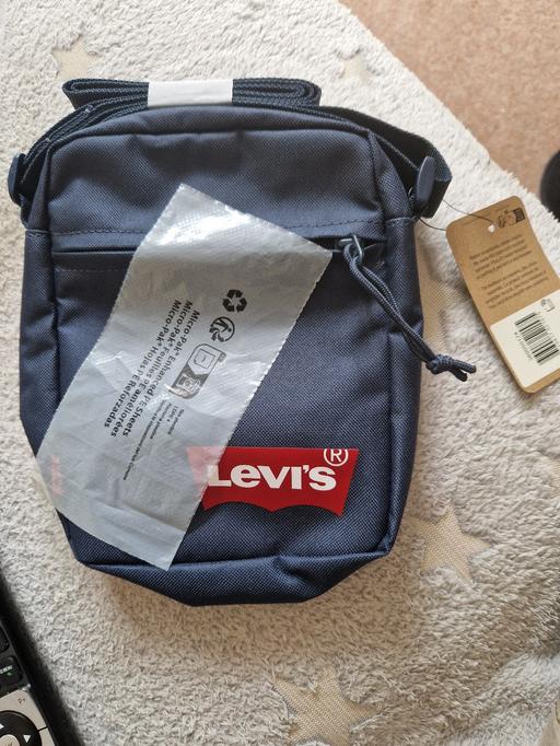 Buy & Sell North Harrow Harrow - Photos for Levi Cross body bag