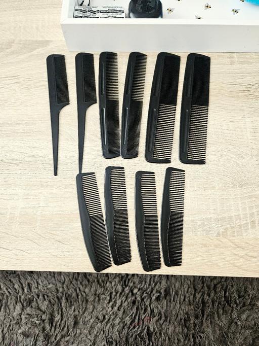 Buy & Sell Newton Doncaster - Photos for Selection of 10 hair combs..NEW
