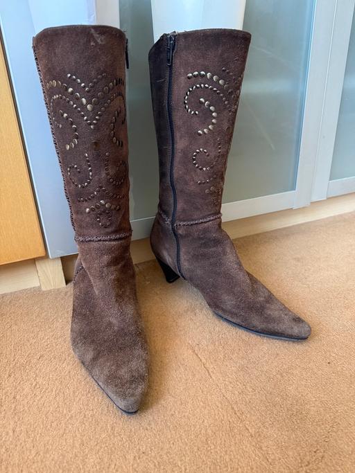 Buy & Sell Park Royal North West London - Photos for Suede Boots