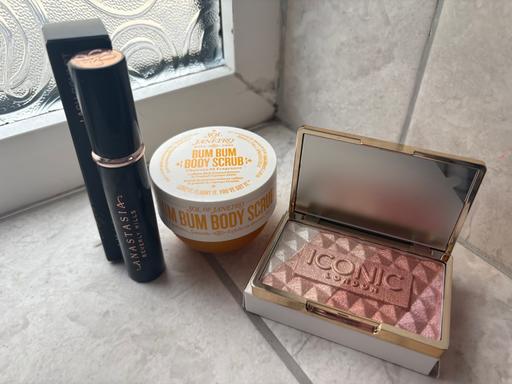 Buy & Sell Shard End Birmingham - Photos for Beauty Bundle