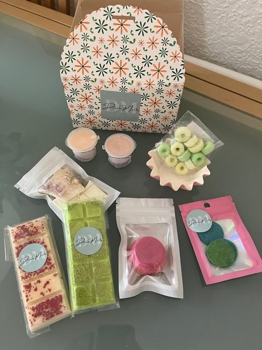 Buy & Sell Ettingshall Park Wolverhampton - Photos for WAX MELTS SELECTION