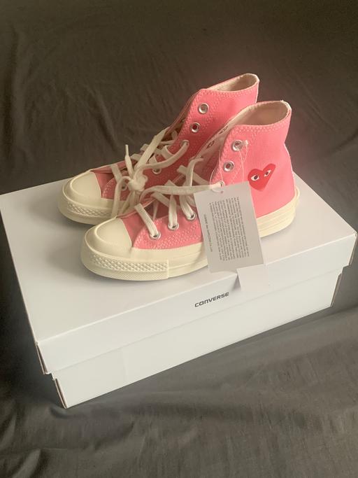 Buy & Sell Highams Park East London - Photos for Converse shoes in pink