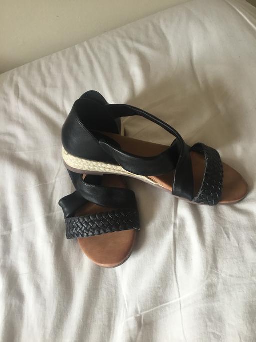Buy & Sell Willenhall Walsall - Photos for Ladies very comfy sandals 5