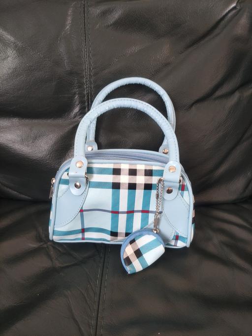 Buy & Sell Grafton Street Industrial Estate West Northamptonshire - Photos for Small hand bag