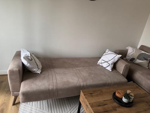 Buy & Sell Waterloo Central London - Photos for Beige Sofa