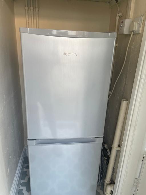 Buy & Sell The Avenues Hull - Photos for Fridge freezer