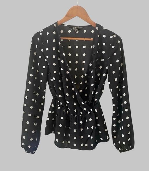 Buy & Sell Rochester Medway - Kent - Photos for 💕LADIES LIPSY LIGHT SUMMER BLOUSE💕