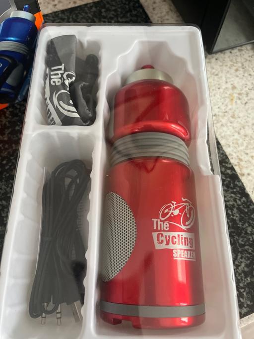 Buy & Sell Conisbrough Doncaster - Photos for New red cycling speaker boxed