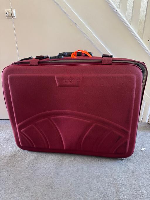 Buy & Sell Horn Park South East London - Photos for large suitcase