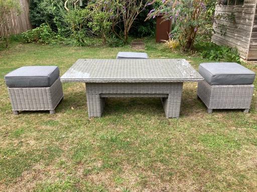 Buy & Sell Stoneleigh Epsom and Ewell - Photos for Rattan garden furniture set