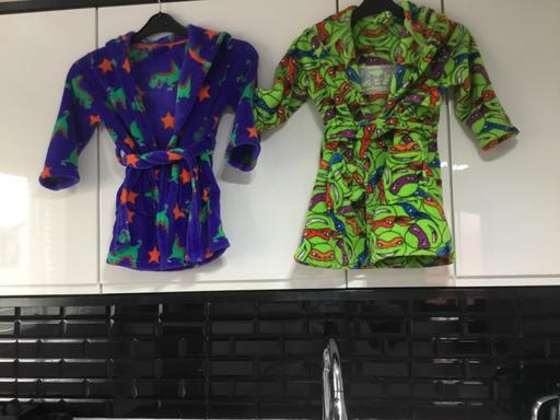 Buy & Sell Woodcross Wolverhampton - Photos for 2 Hooded House Coats 4/5 years