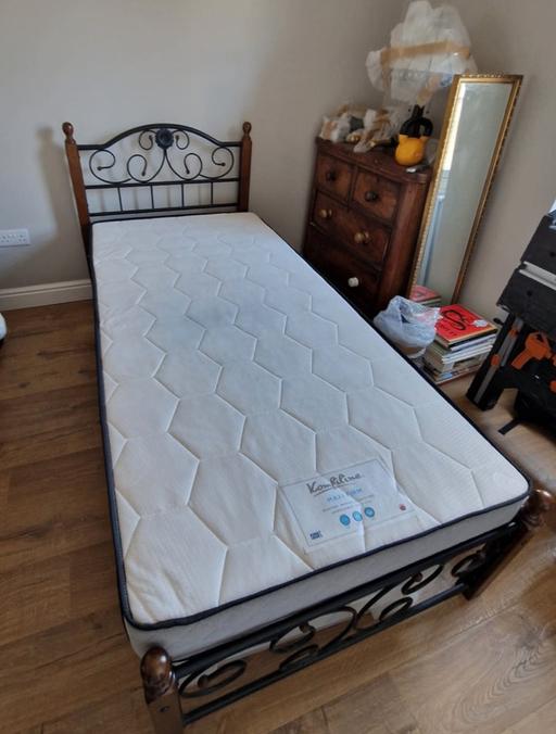 Buy & Sell Buckhurst Hill Epping Forest - Photos for (Can deliSingle bed and memory foam mattress