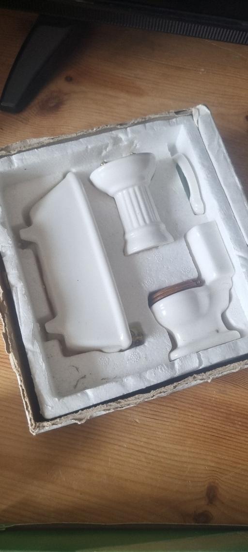 Buy & Sell Birkenshaw Kirklees - Photos for dolls house furniture.