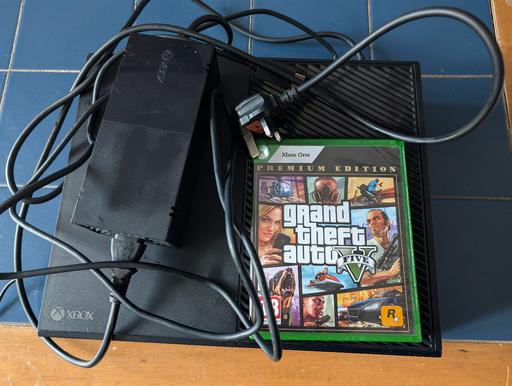 Buy & Sell Upper Gornal Dudley - Photos for Xbox one 500gb