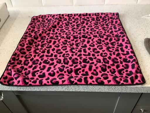 Buy & Sell Woodsetton Dudley - Photos for Cushion cover