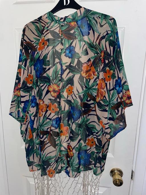 Buy & Sell Streatley Central Bedfordshire - Photos for Layers París floral kimono beach cover up