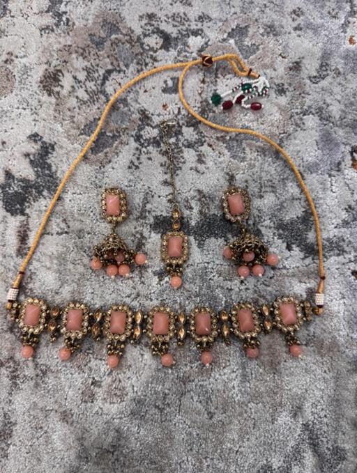 Buy & Sell Hounslow West London - Photos for Peachy Pink and Gold Jewellery Set