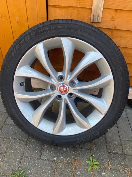 Vehicles Norbury South West London - Photos for Jaguar tyre and wheel