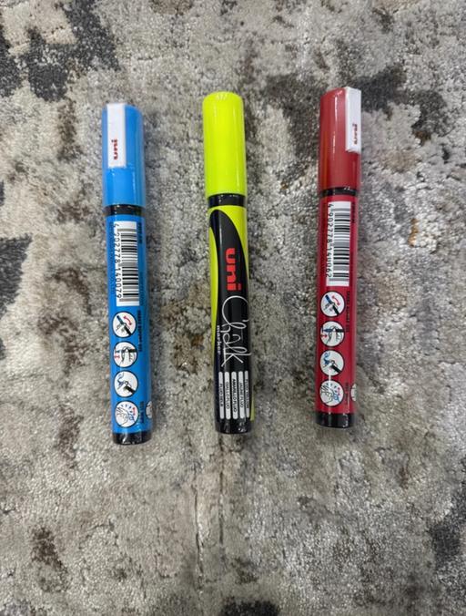 courses Charing Cross Central London - Photos for Brand New 3 Uniball Chalk/Paint Markers