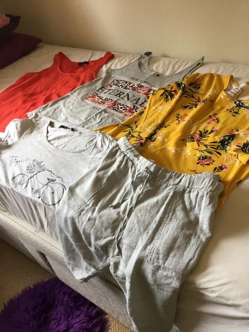 Buy & Sell Bentley Walsall - Photos for Variety of tops and a pair of shorts 12/14