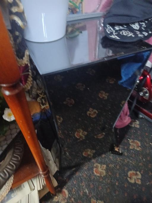 Buy & Sell Netherton Dudley - Photos for mirred table or plant stand