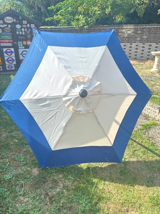 Buy & Sell Kidbrooke South East London - Photos for Garden umbrella D6ft blue and cream