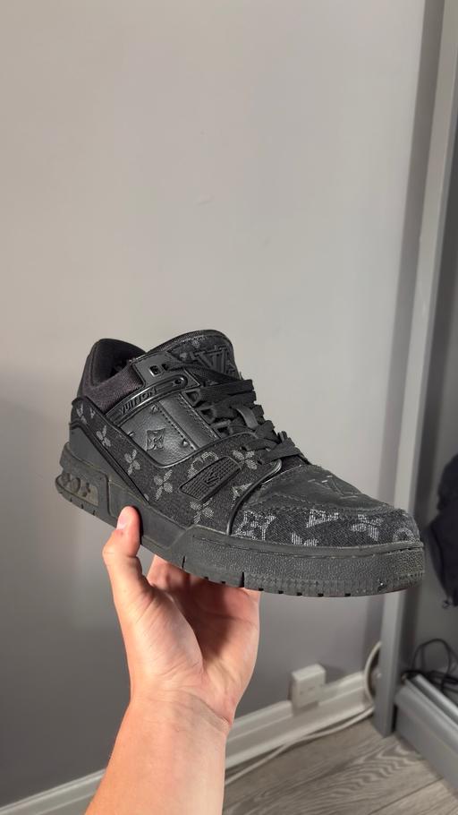 Buy & Sell Marfleet Hull - Photos for Louis Vuitton Size 9