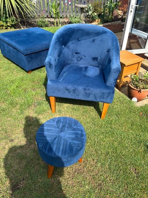 Buy & Sell Ackworth Wakefield - Photos for Blue bucket chair, coffee table,footestool