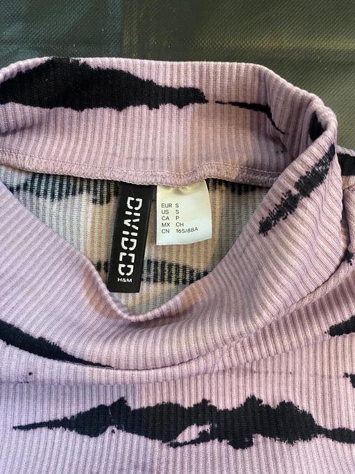 Buy & Sell Luton Town Centre Luton - Photos for H&M divided crop top❤️