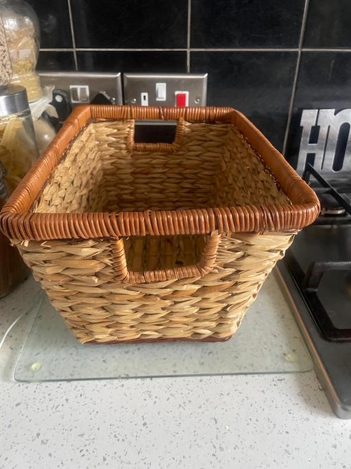 Buy & Sell Grove Park South East London - Photos for Woven wicker storage basket with handles