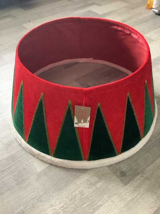 Buy & Sell Woodsetton Dudley - Photos for New Christmas tree skirt