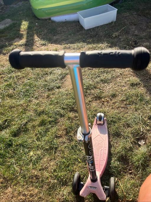 Buy & Sell Tyseley Birmingham - Photos for Maxi Micro scooter pink